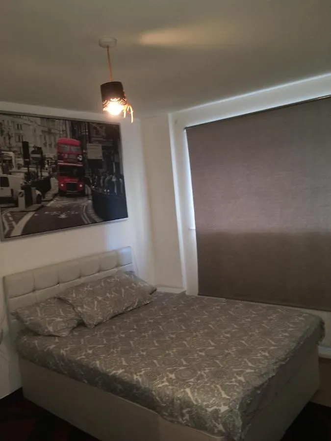 1 Bed Apt Near Canary Wharf London City Centre 0*,  United Kingdom